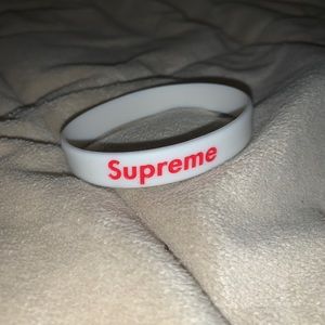Supreme band